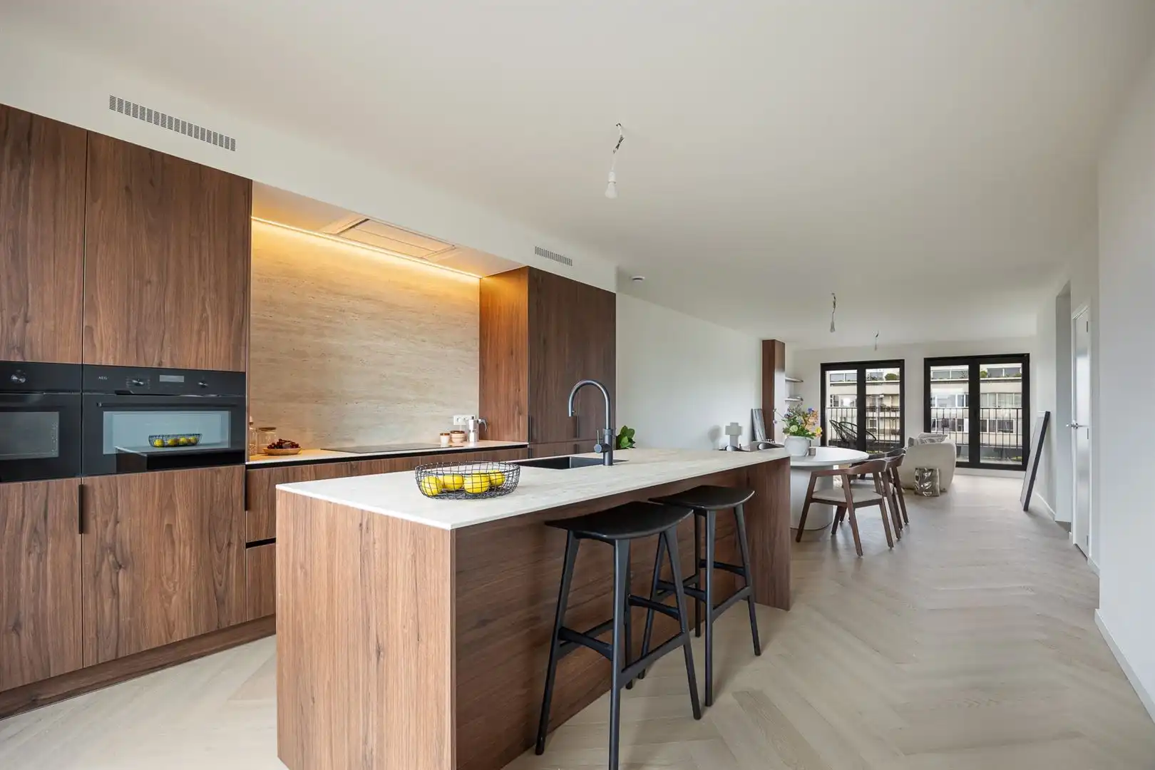 Volledige nieuw duplexappartement bovenop Art-Deco-gebouw foto 9