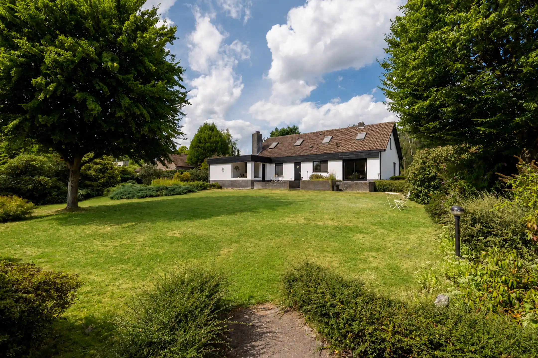 Rustig gelegen villa | 6 slks | 1.705 m² | zuidgericht foto 21