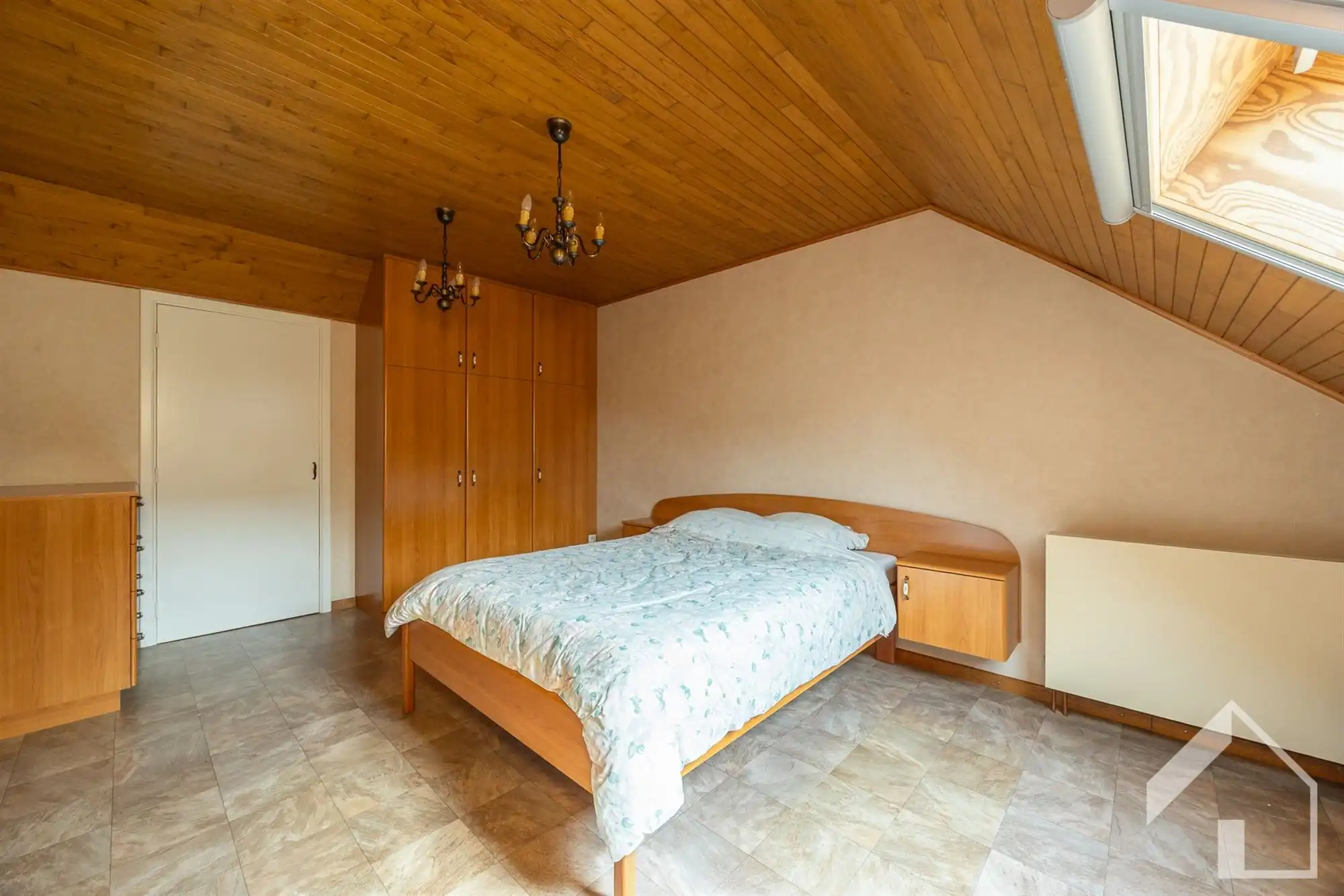 Woning met veel potentieel op een aangename locatie! foto 14