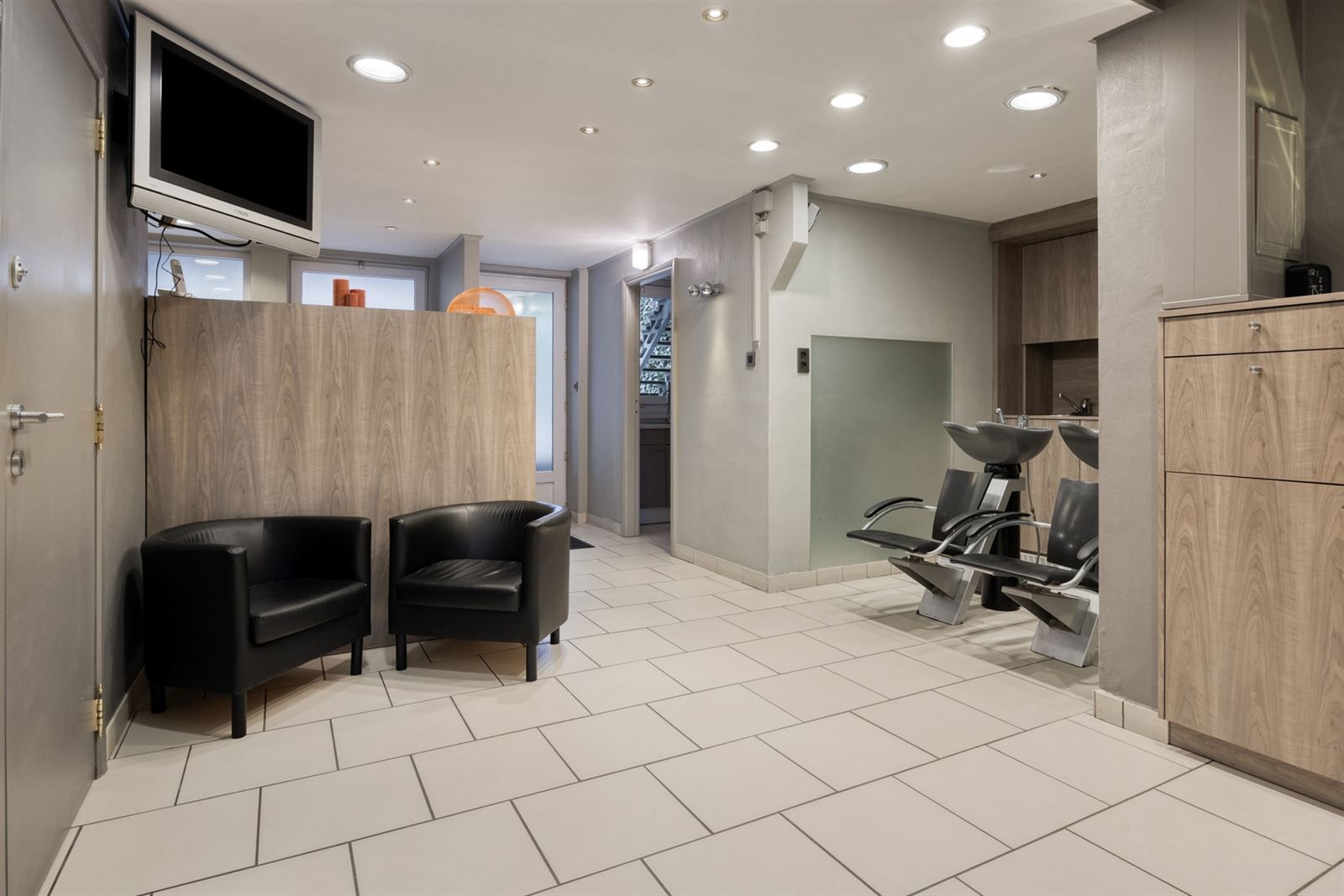 Uniek aanbod in Wilrijk: appartement met handelspand, tuin en bijgebouw  foto 23