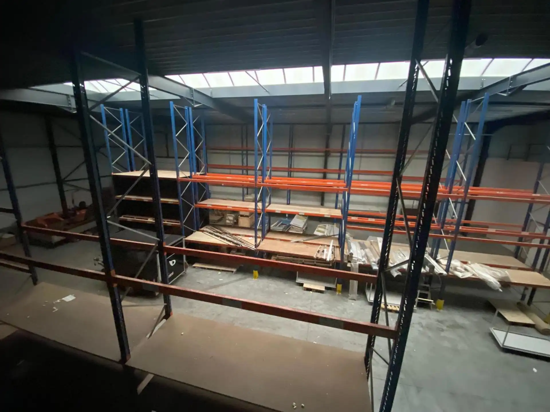 Zo goed als nieuw bedrijfsgebouw te huur in Sint-Niklaas foto 16