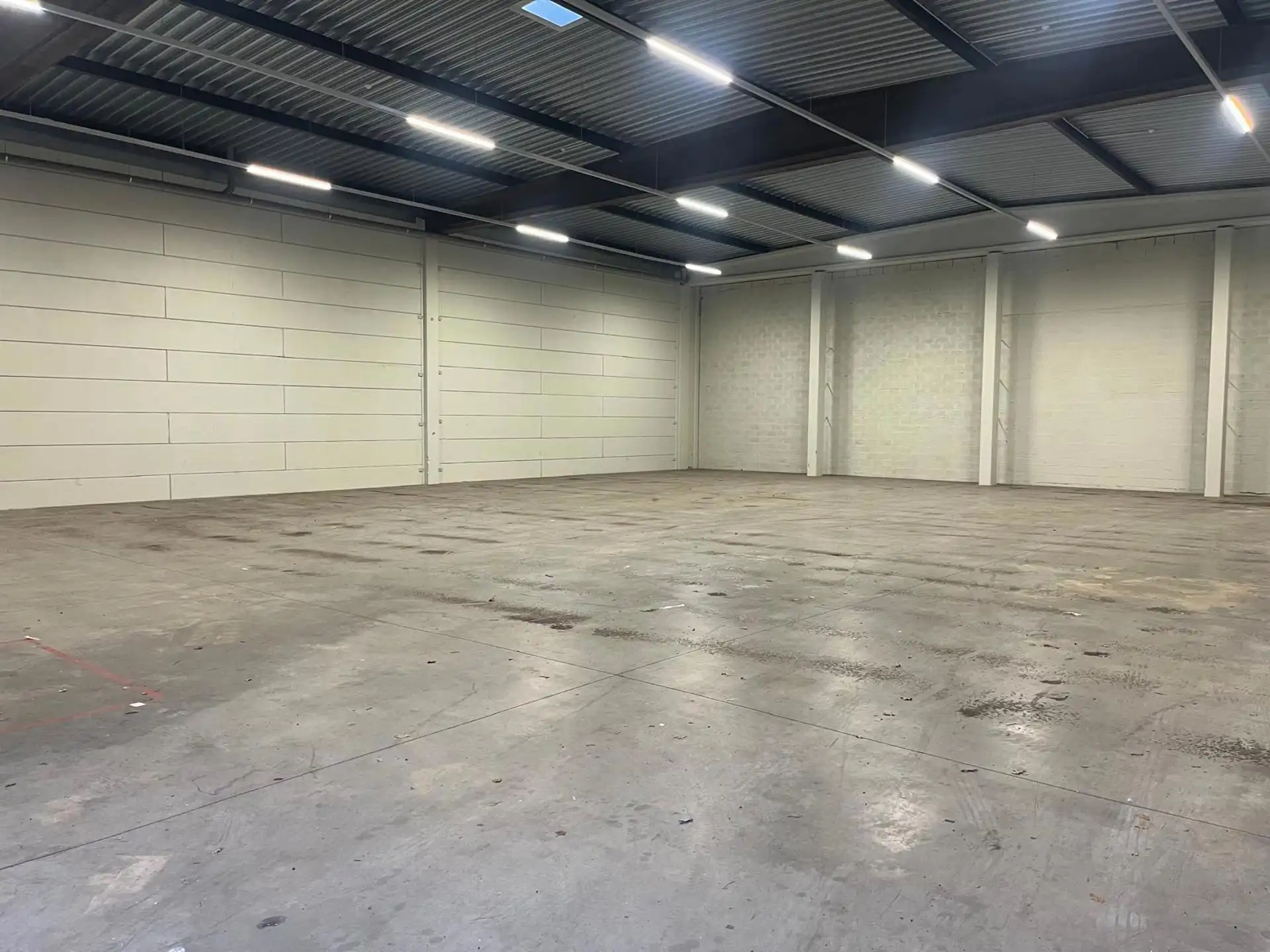 KMO-unit van 526m² in de IZ 'Terbekehof' te Wilrijk nabij de A12 foto 2