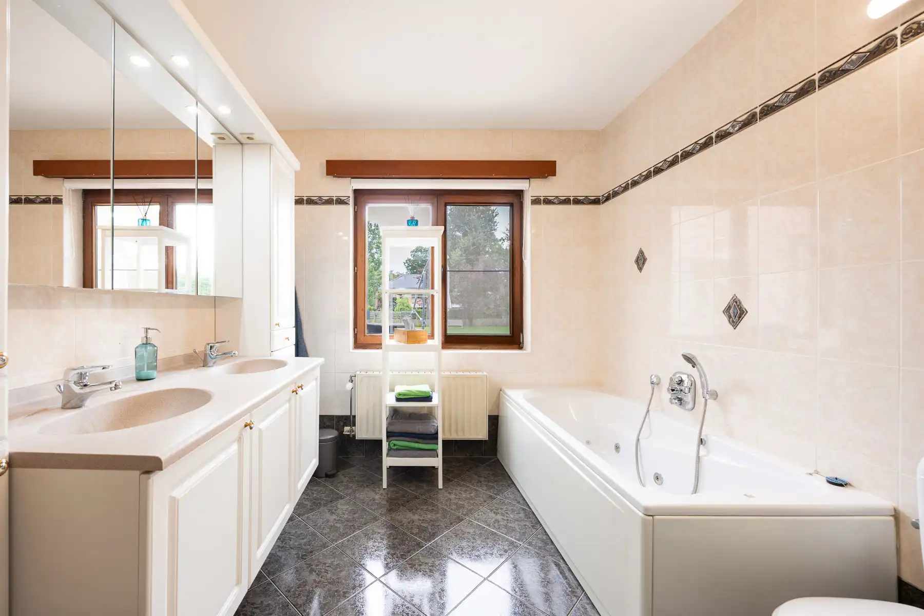 Karaktervolle kangoeroewoning met ruim perceel op toplocatie foto 14