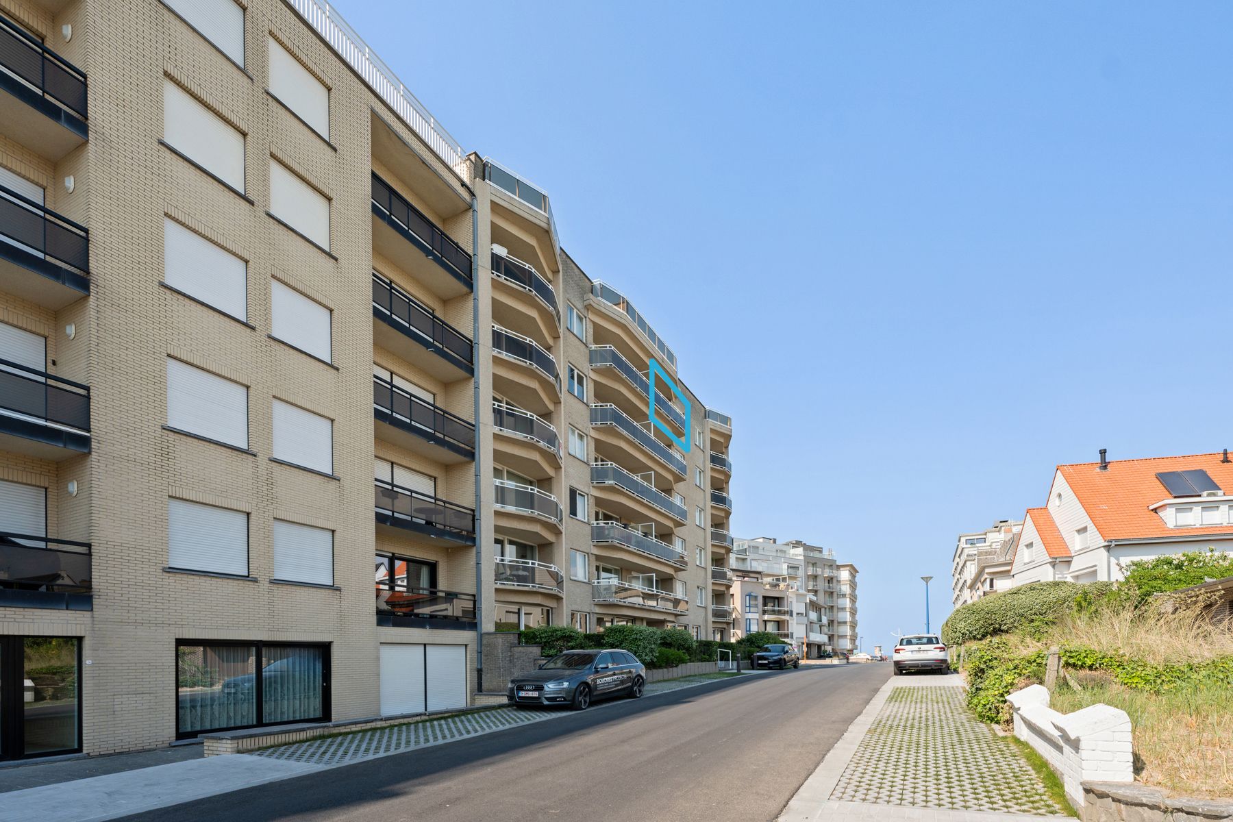 Verzorgd appartement met zonneterras en zijdelings zeezicht foto 15
