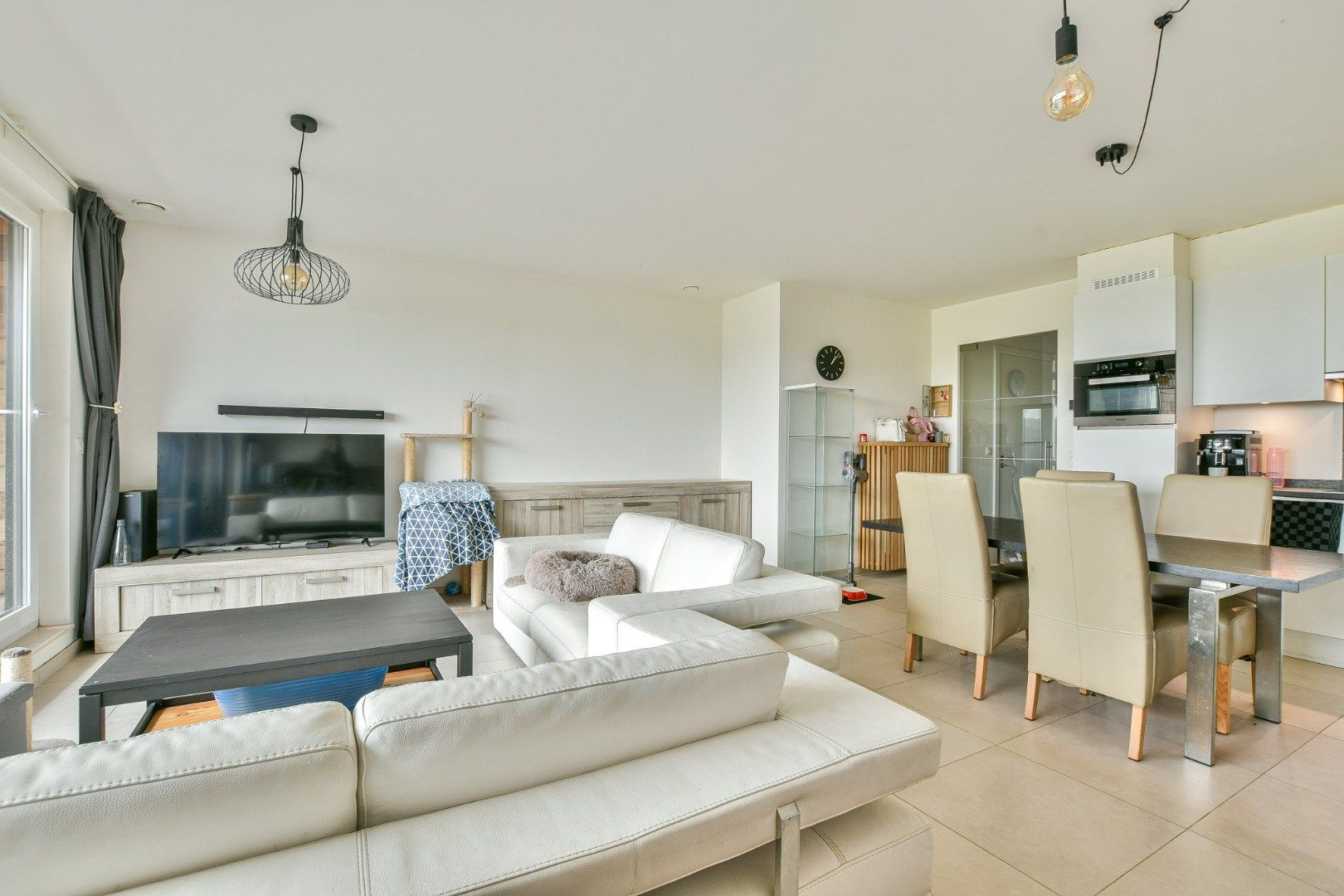 Modern 2-slaapkamerappartement op de derde verdieping met terras nabij duinen en strand, De Haan foto 10