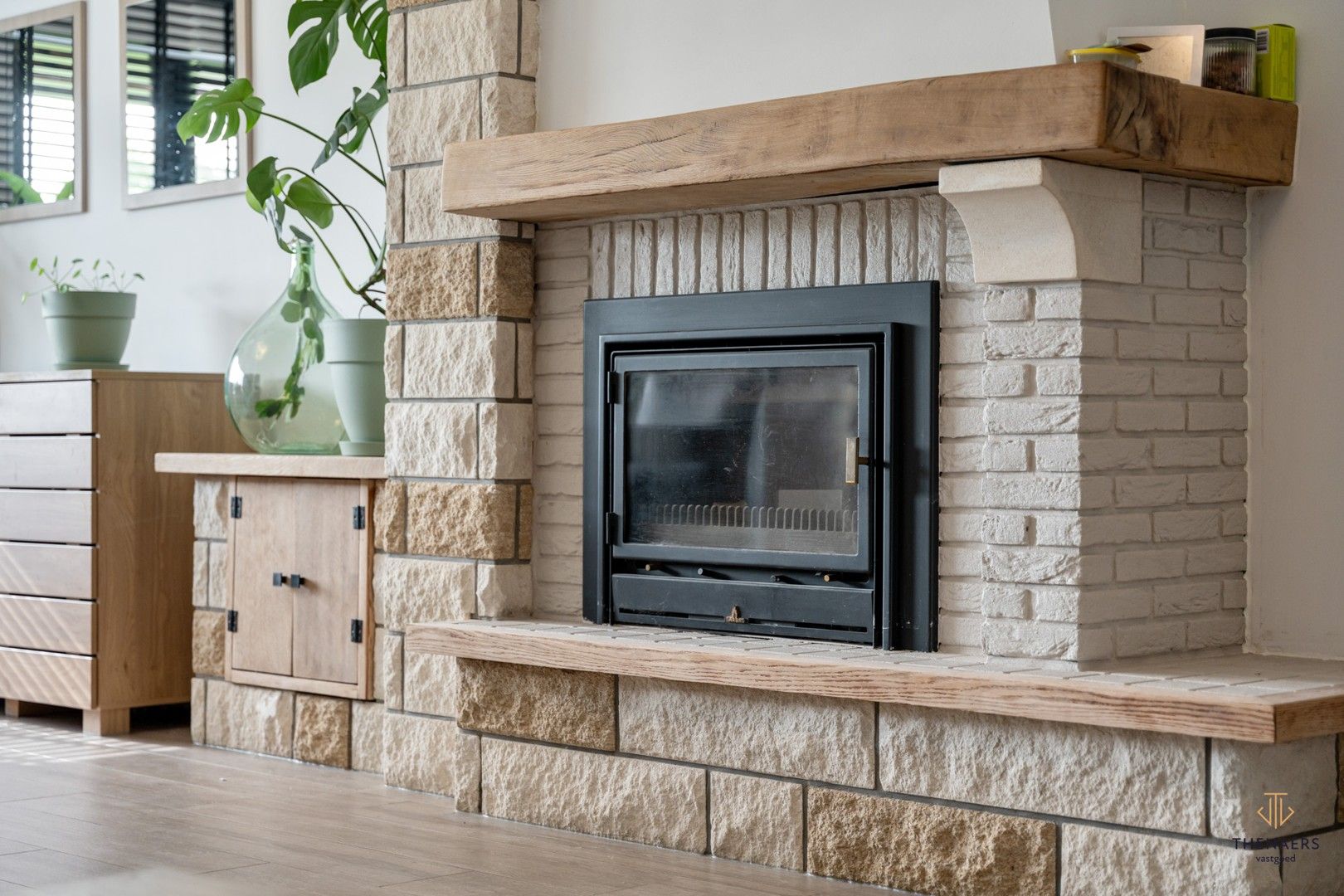 INSTAPKLARE WONING MET 3 SLAAPKAMERS, TUIN EN CARPORT. foto 11