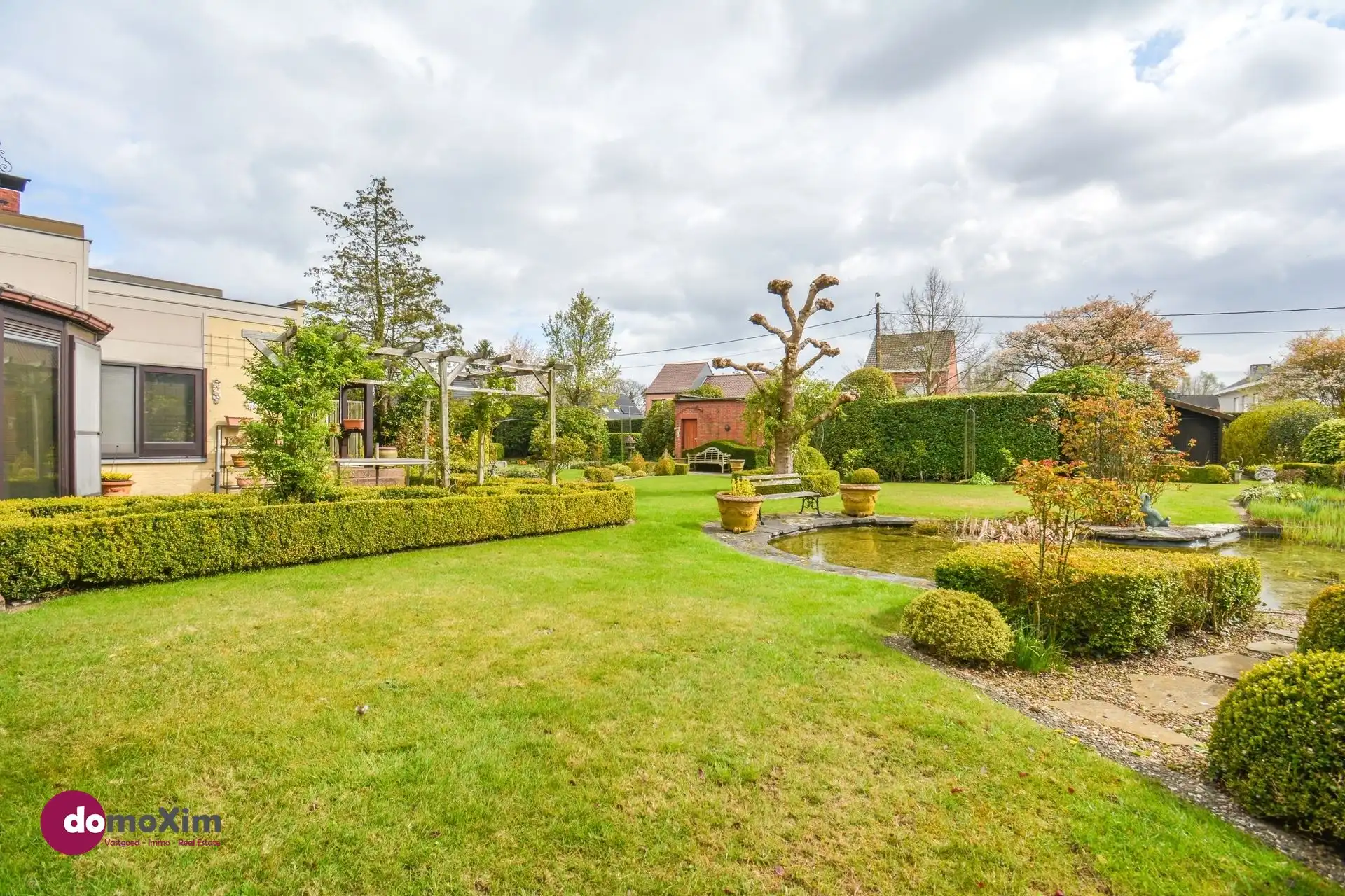Statige villa met 3 slaapkamers op een ruim perceel in Hever foto 19
