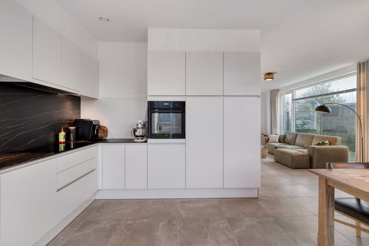 Recent gebouwde woning met 3 slaapkamers, landelijk uitzicht, garage en ruime tuin foto 9