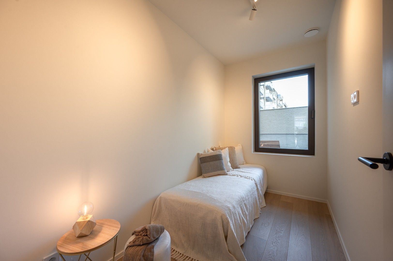 Nieuwbouw appartement op een centrale ligging te Knokke, vlakbij het Zegemeer en op wandelafstand van het strand. foto 15