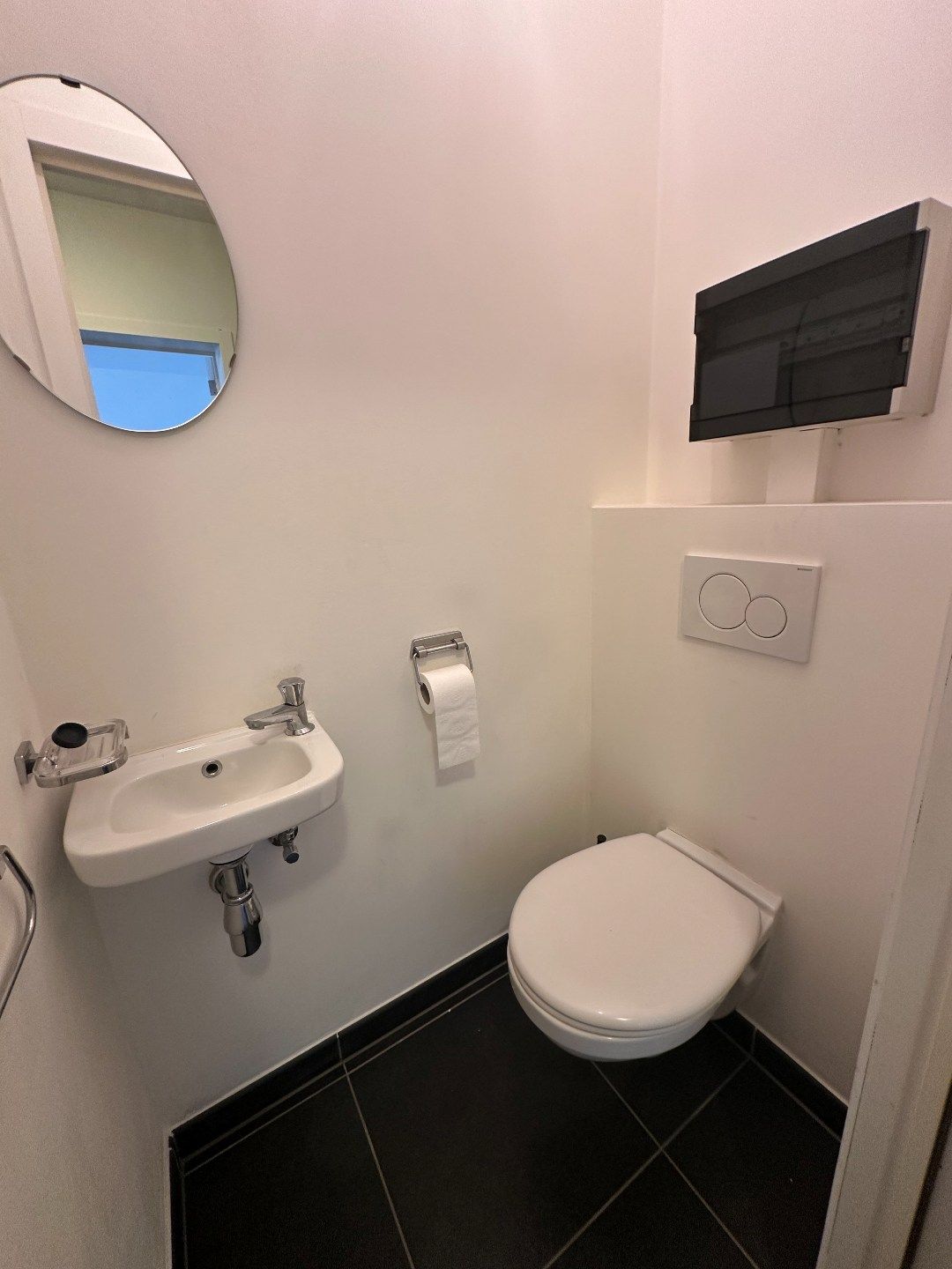 Instap klaar appartement op het gelijkvloers rechts met gezellige koer.  foto 11