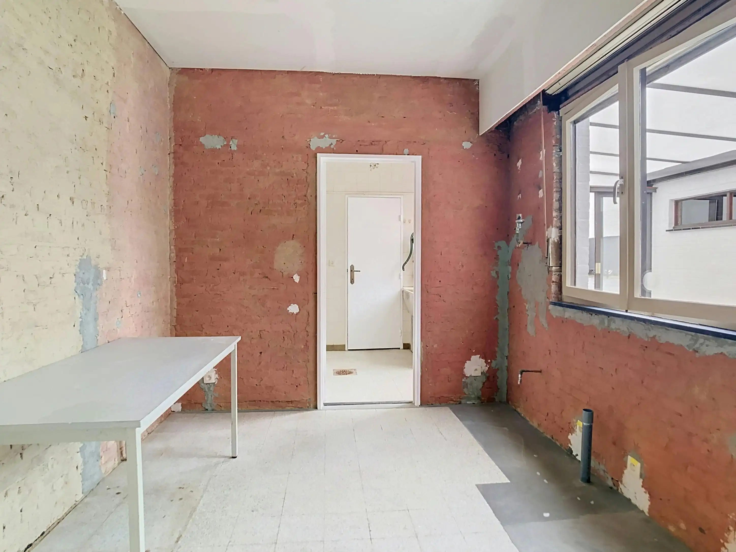 Ruime halfopen bebouwing met tuin en garage te koop in bazel foto 9
