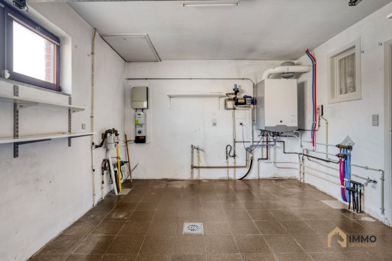 🏡 Te koop: Gelijkvloerse villa in Moorslede met 3 slaapkamers, tuin en garage foto 12