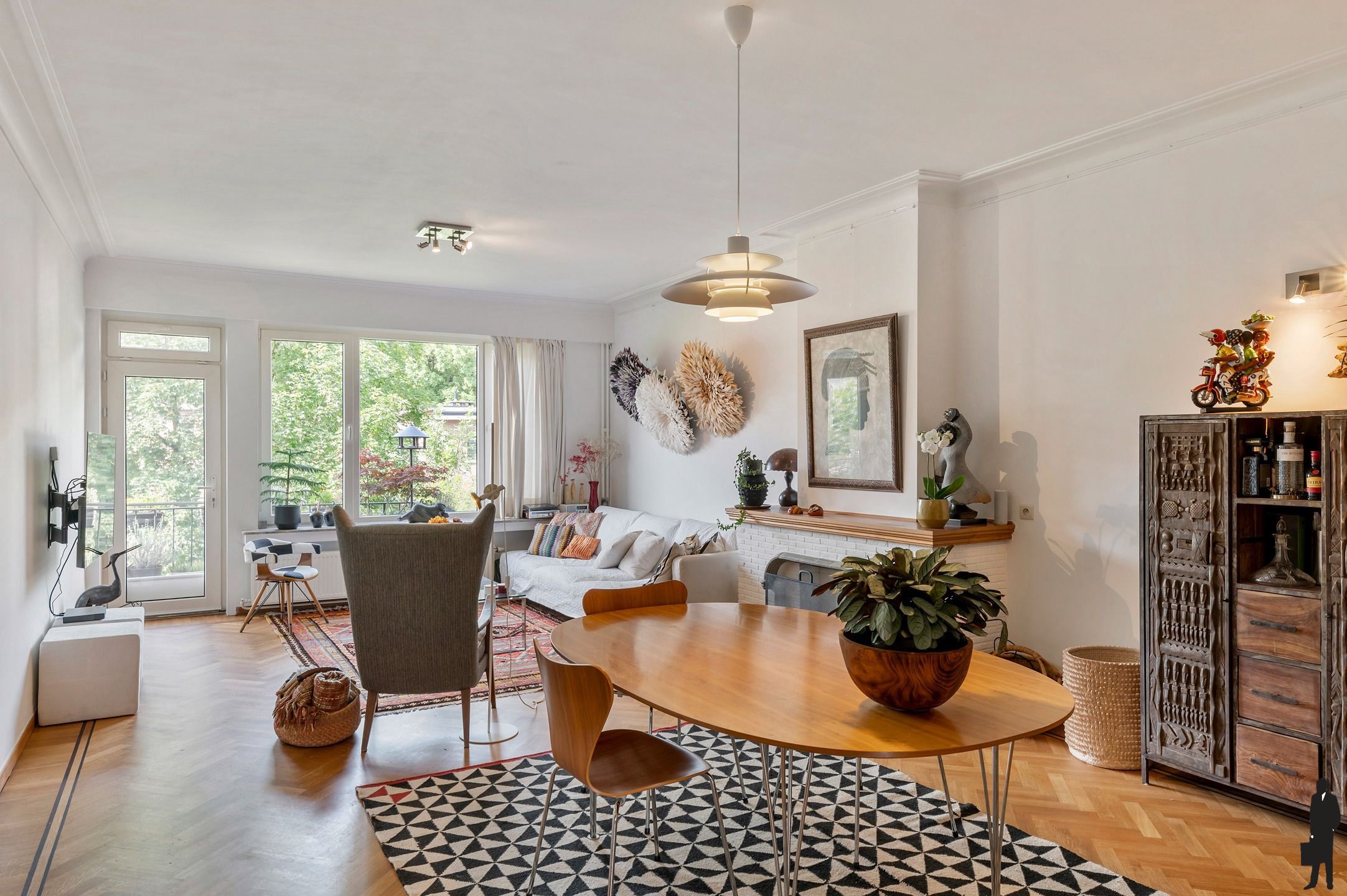 Zonnig en instapklaar appartement te koop in Pulhofwijk, Berchem foto {{pictureIndex}}