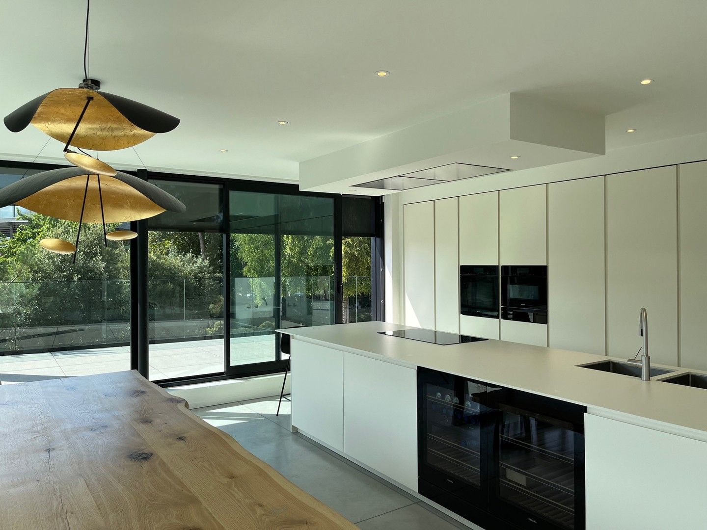 Recent gebouwde, energiezuinige villa gelegen in een rustige dreef van een centraal gelegen villawijk te Knokke-Heist. foto 9