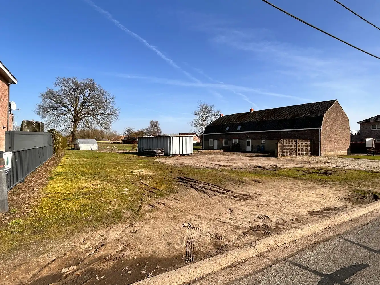 Ruim bouwperceel van 7a20ca geschikt voor open bebouwing! foto 4