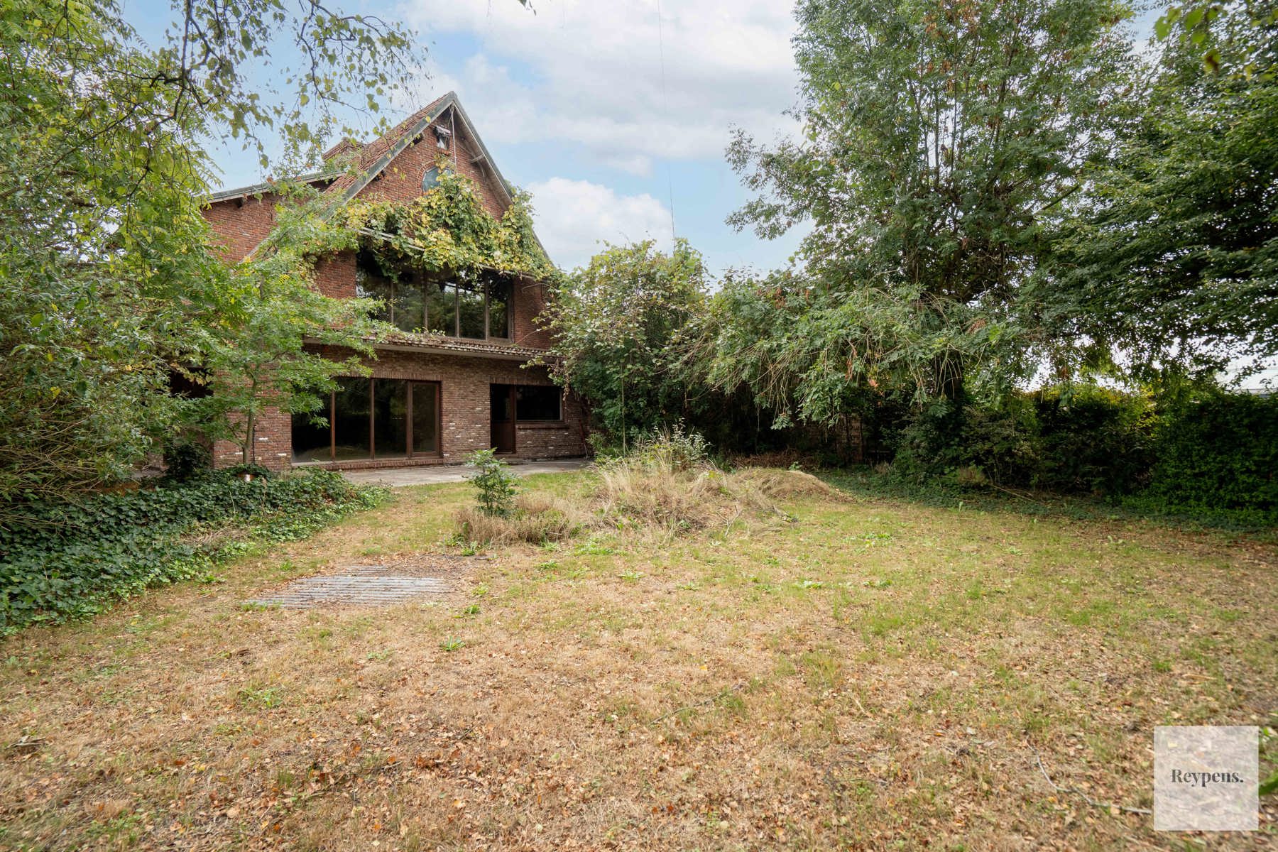 Prachtige landelijke stijlvilla met grote parktuin foto 30