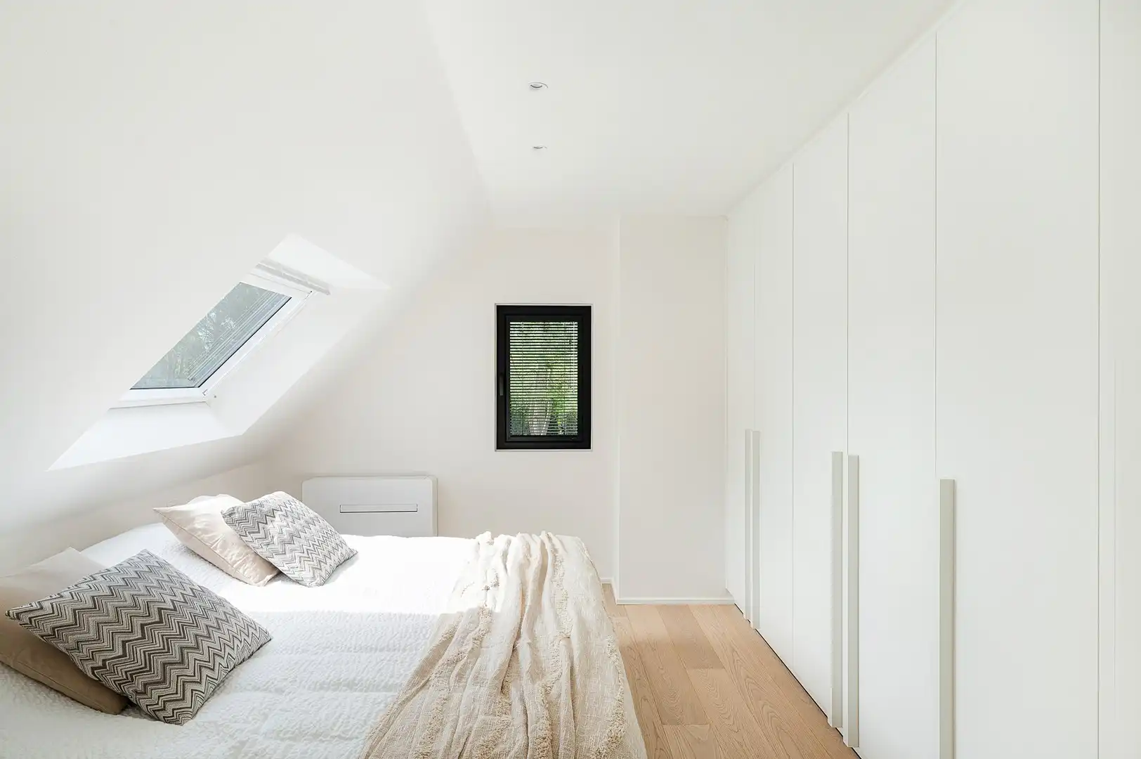 Prachtig gerenoveerde villa, rustig gelegen in een residentiële omgeving aan de rand van Knokke. foto 16