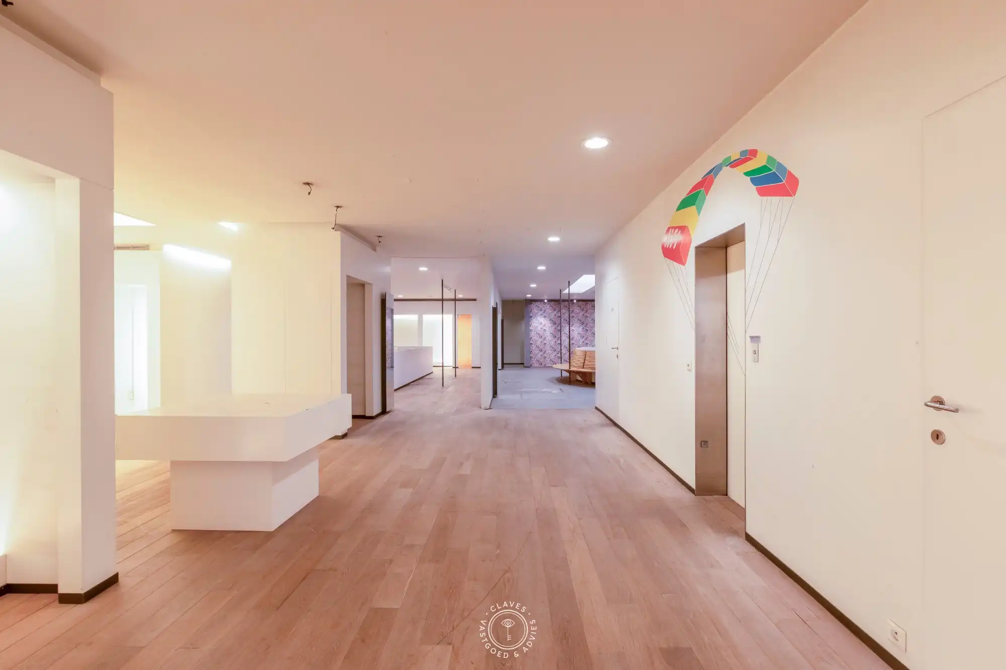 Bijzonder handelspand met een uitzonderlijk opwaarts potentieel en ontsluiting achteraan het perceel. foto 11