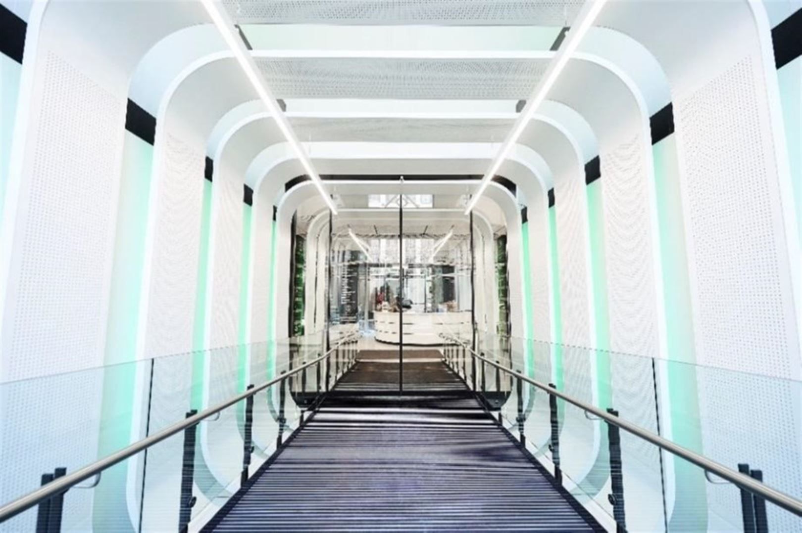 STEPHANIE SQUARE: kantoren te huur vanaf 456m² foto 2