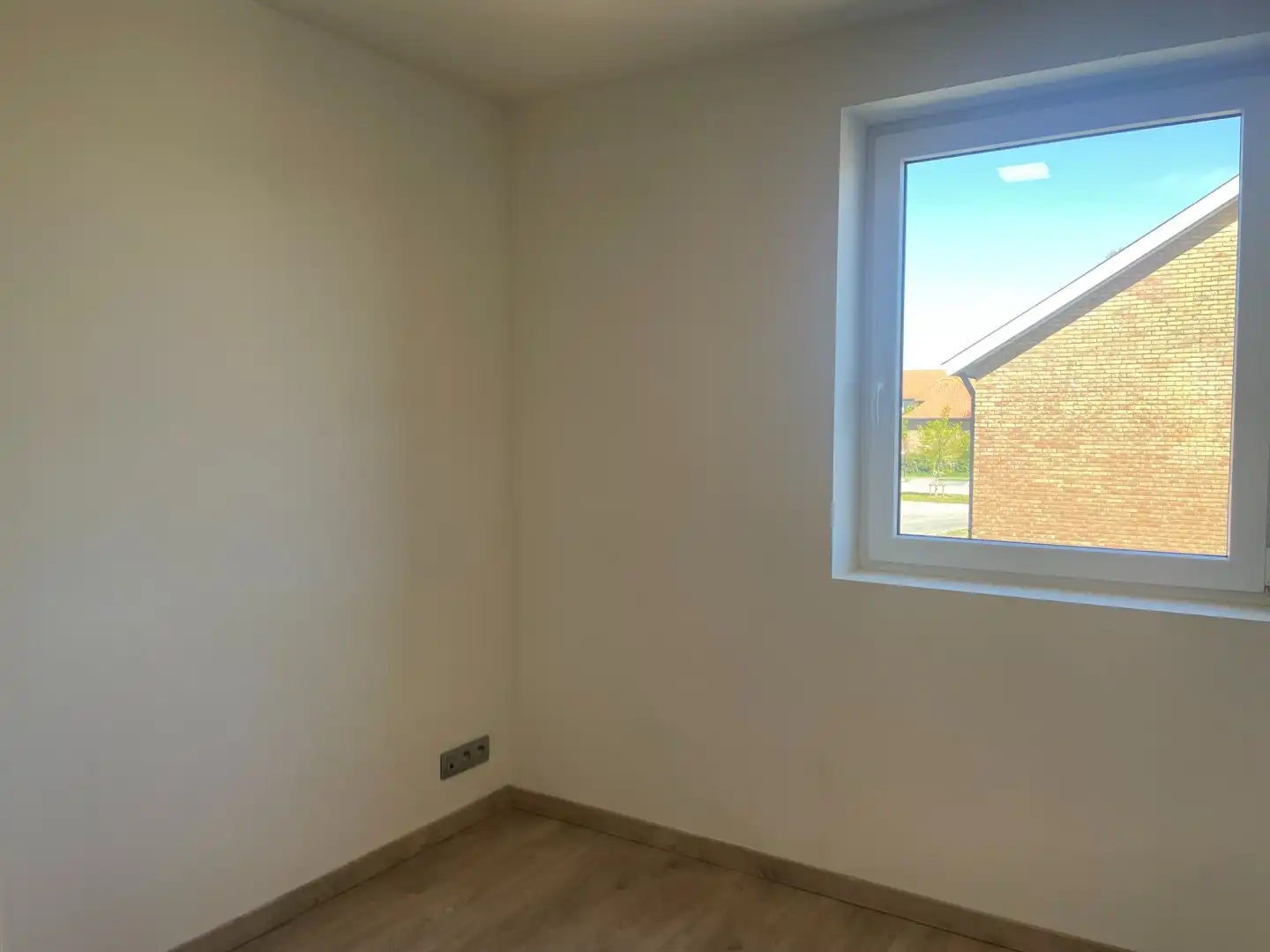 Moderne woning met 4 slaapkamers en garage in rustige buurt in Zwankendamme foto 15