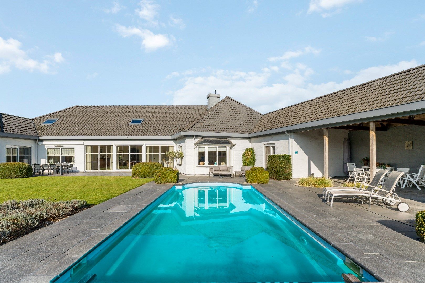 Luxueuze villa met zwembad en absolute privacy op riant perceel foto 3