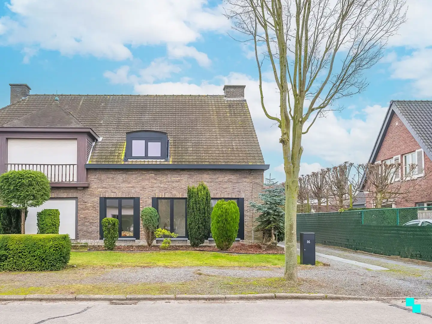 Hoogwaardig gerenoveerde woning in Melle foto {{pictureIndex}}