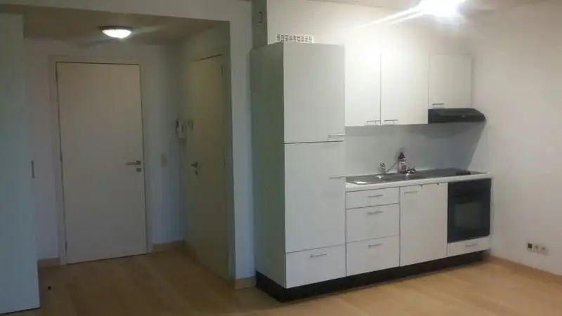 STUDIO TE HUUR IN WACHTEBEKE foto {{pictureIndex}}