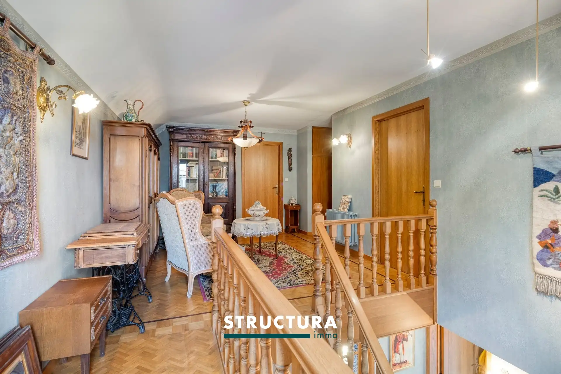 Karaktervolle en ruime villa met 4 slaapkamers en twee badkamers met sterke bouwkwaliteit op een uitstekende locatie foto 18