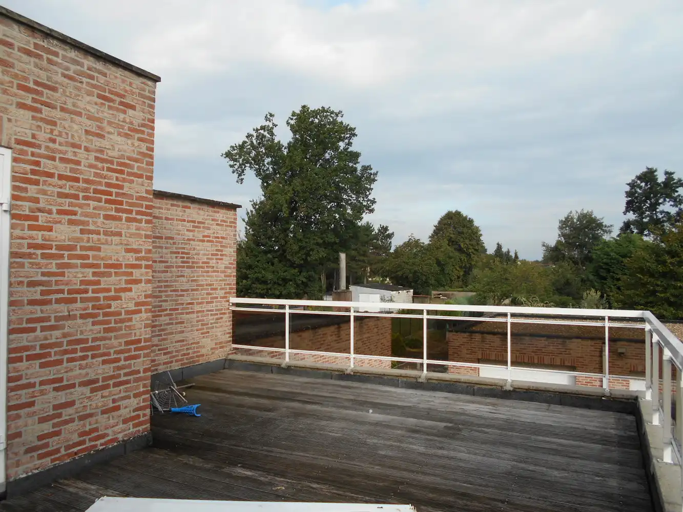 Duplex-appartement , 2 slaapkamers, terras, garage. foto 4
