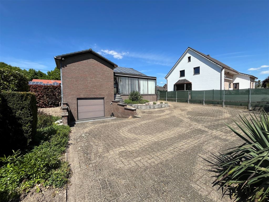 Vrijstaande, gelijkvloerse gezinswoning foto 4