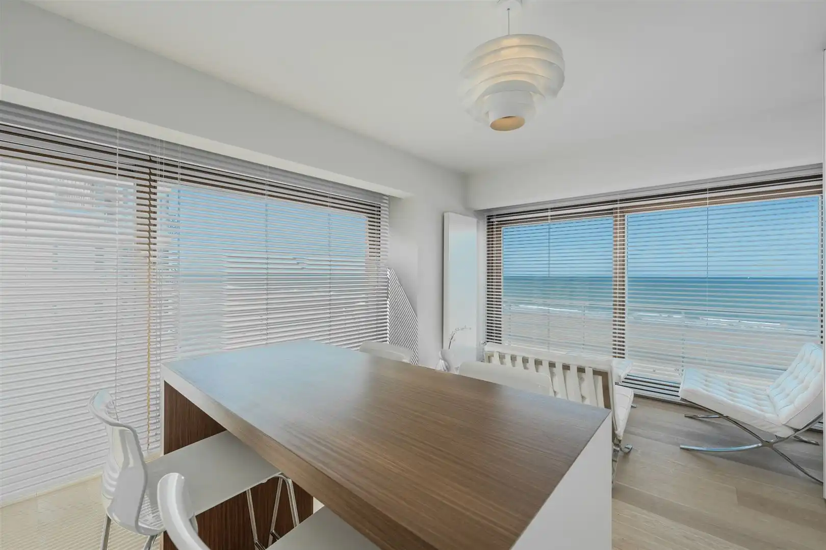 Prachtige studio met stijlvolle, rustgevende inrichting foto 4