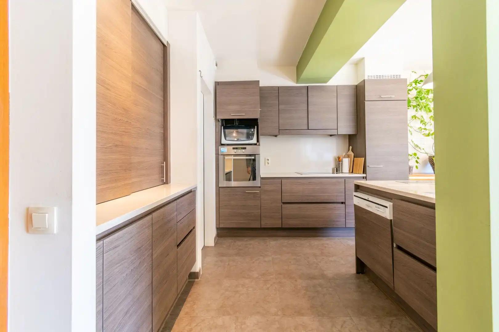 INSTAPKLAAR APP MET 2 SLAAPKAMERS, TERRAS & GARAGE! foto 15