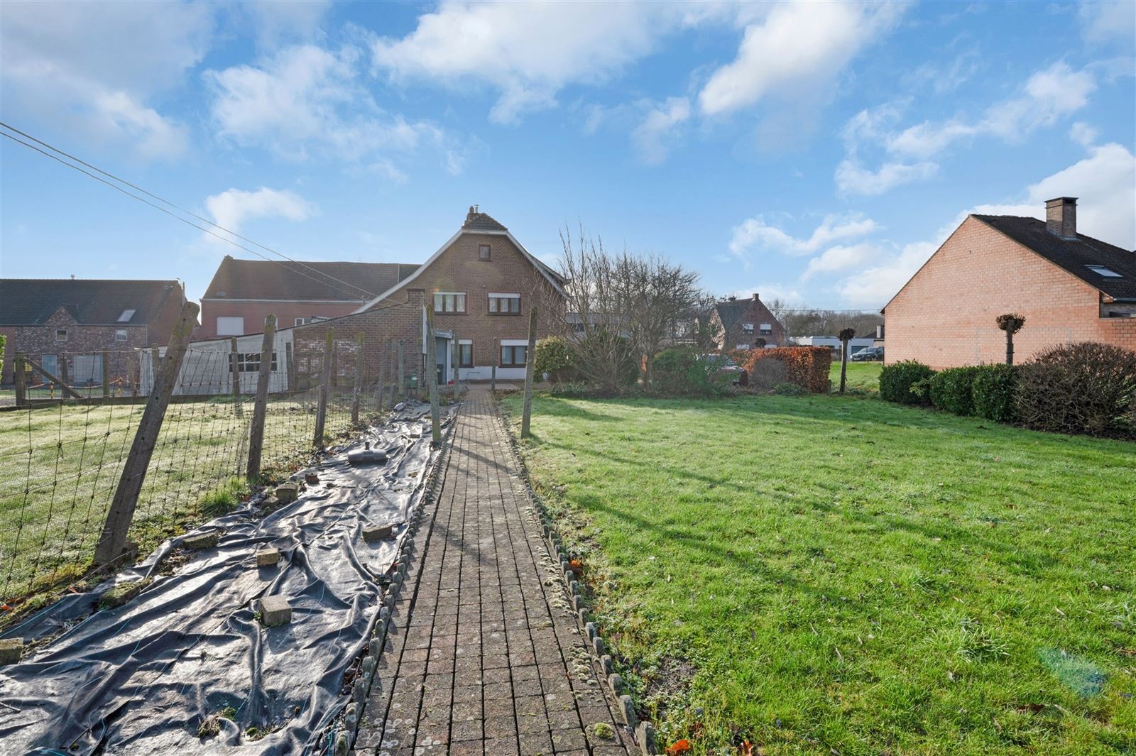 Gezinswoning met tuin op 10are85 foto 24