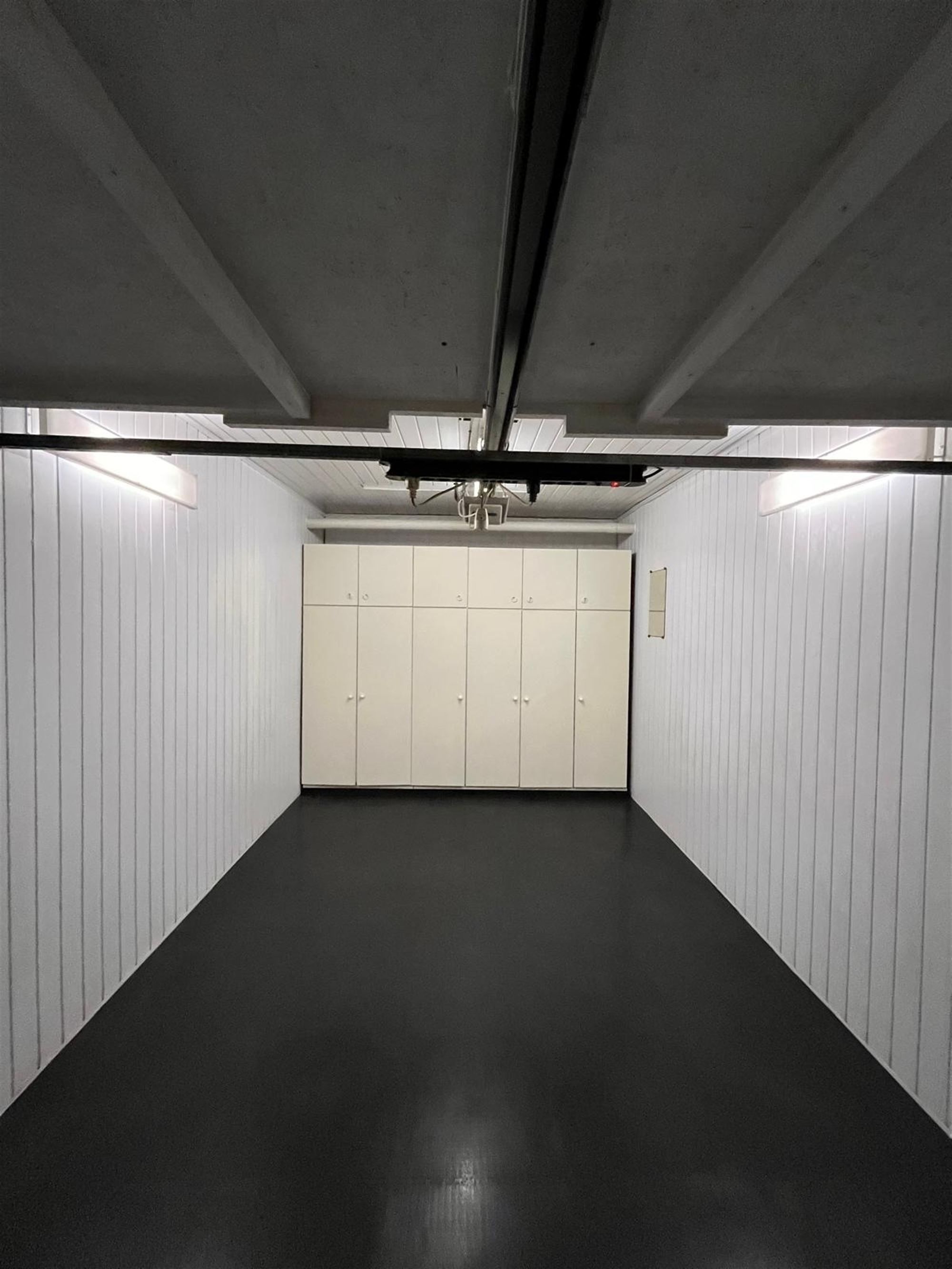 Ruime garagebox in Linkeroever te koop foto 4