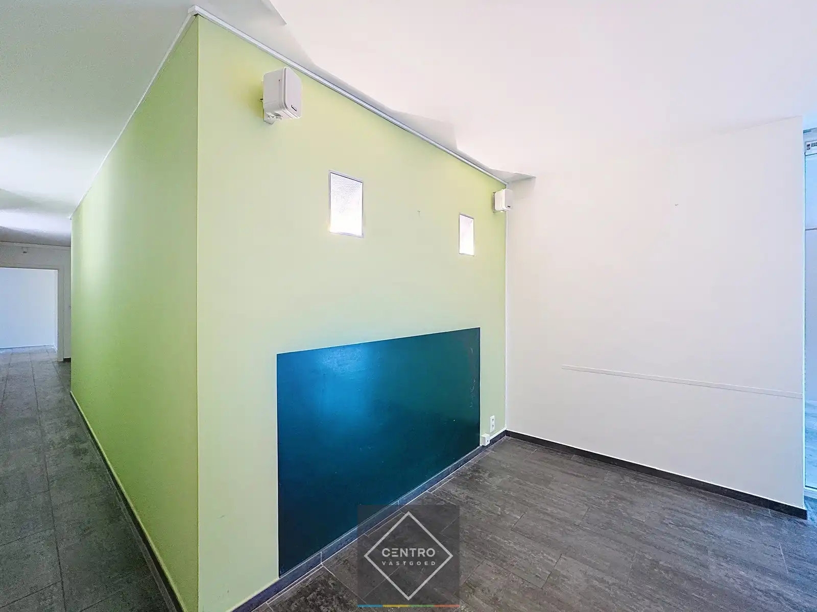 Commercieel gelegen handelspand met inpandige garage! foto 14