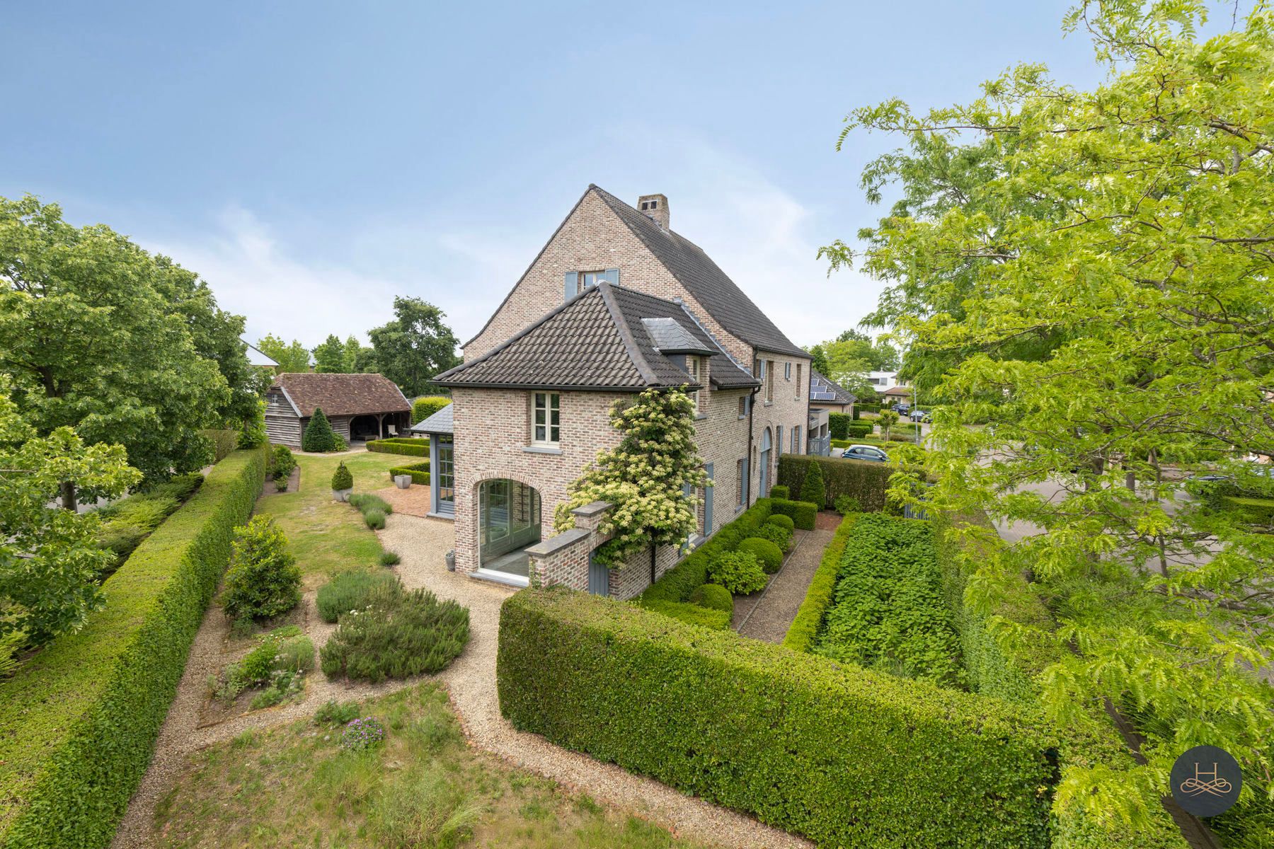 Exclusieve prachtig afgewerkte pastorijwoning met grote tuin foto 3