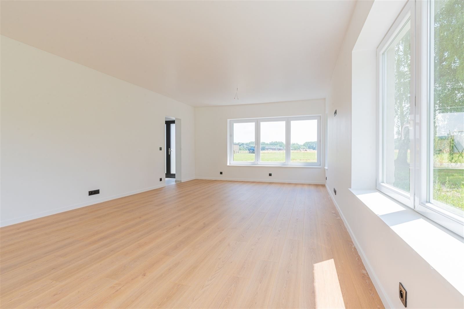 Magnifiek gerenoveerde woning met bijgebouw en parkeergelegenheid foto 12
