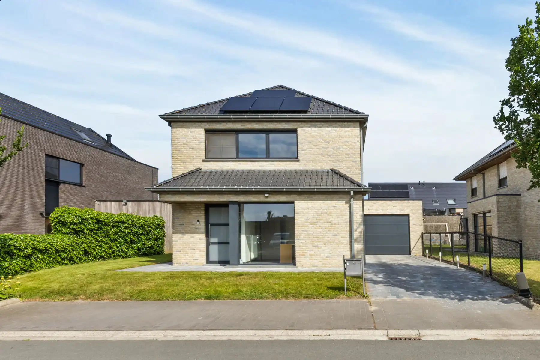 Instapklare open bebouwing met 4 slaapkamers foto 21