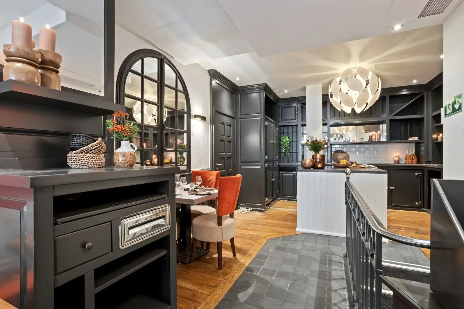 instapklaar (met meubels, keuken, apparatuur etc) restaurant in Knokke Het Zoute (Knokke) De Wielingen 5 te huur foto 7