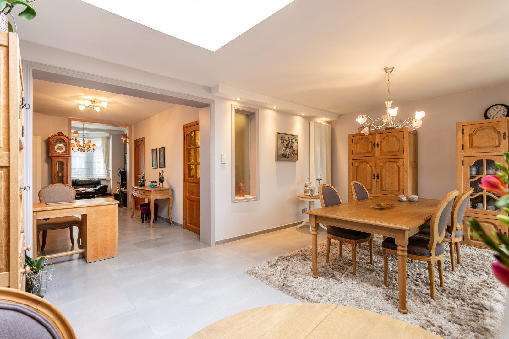 Charmante, karaktervolle en goed geïsoleerde woning met oprit en tuin te Halle. foto 10