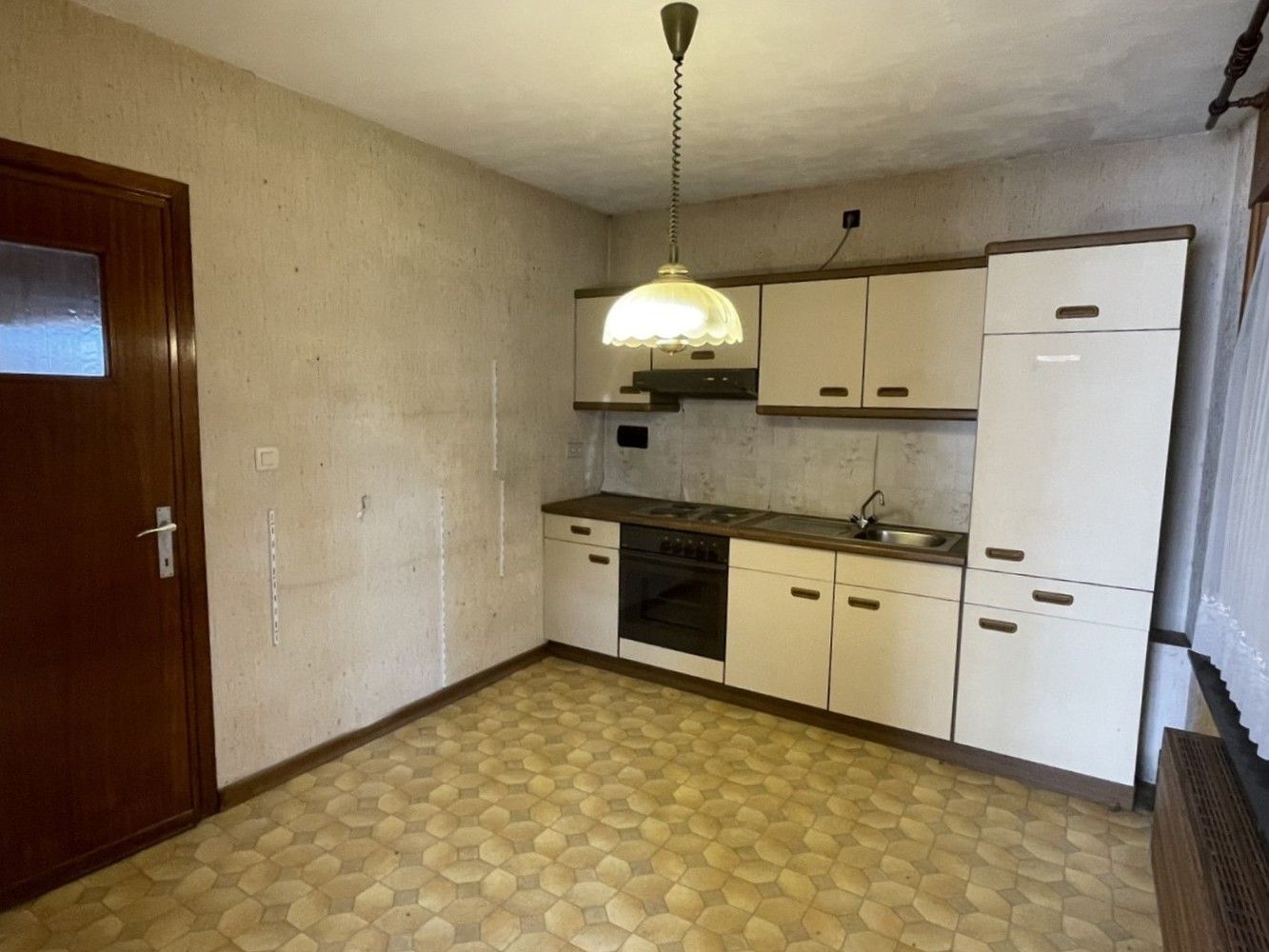 Ruime, te renoveren woning met veel potentieel op 10a14ca foto 15
