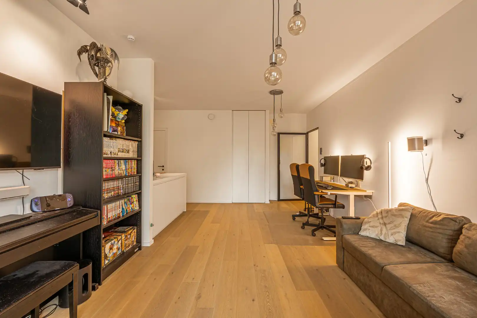 Recent, instapklaar appartement met overdekte staanplaats aan de Broeltorens in Kortrijk foto 11