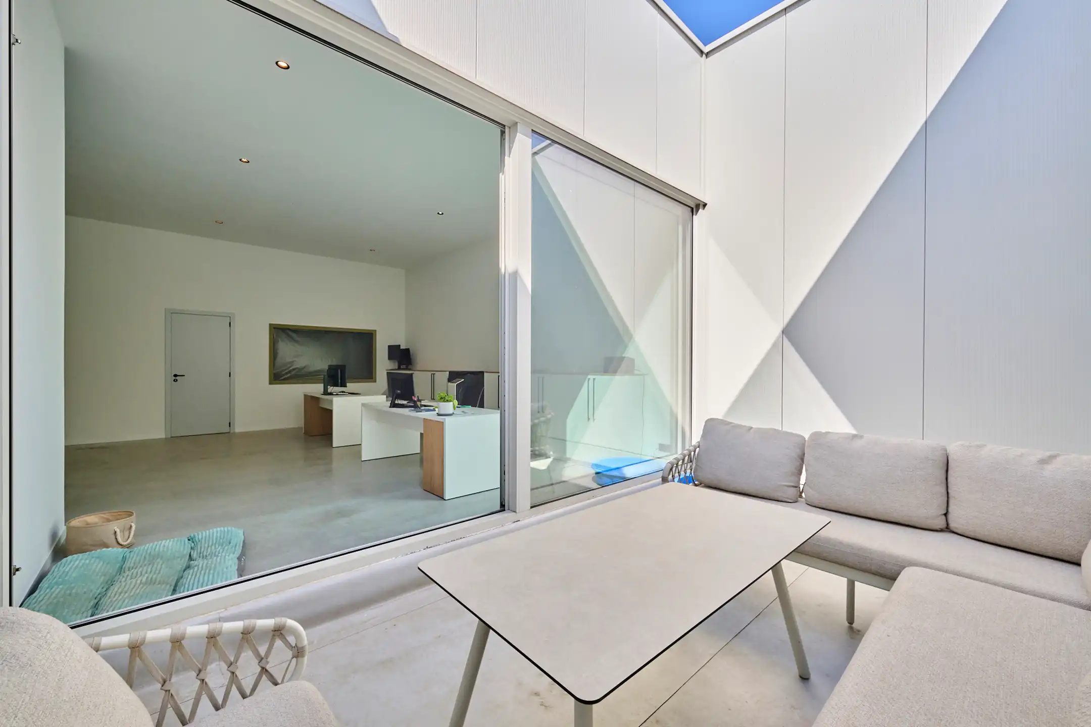 TE KOOP: KMO-UNIT MET KANTOOR/SHOWROOM TE BILZEN foto 15