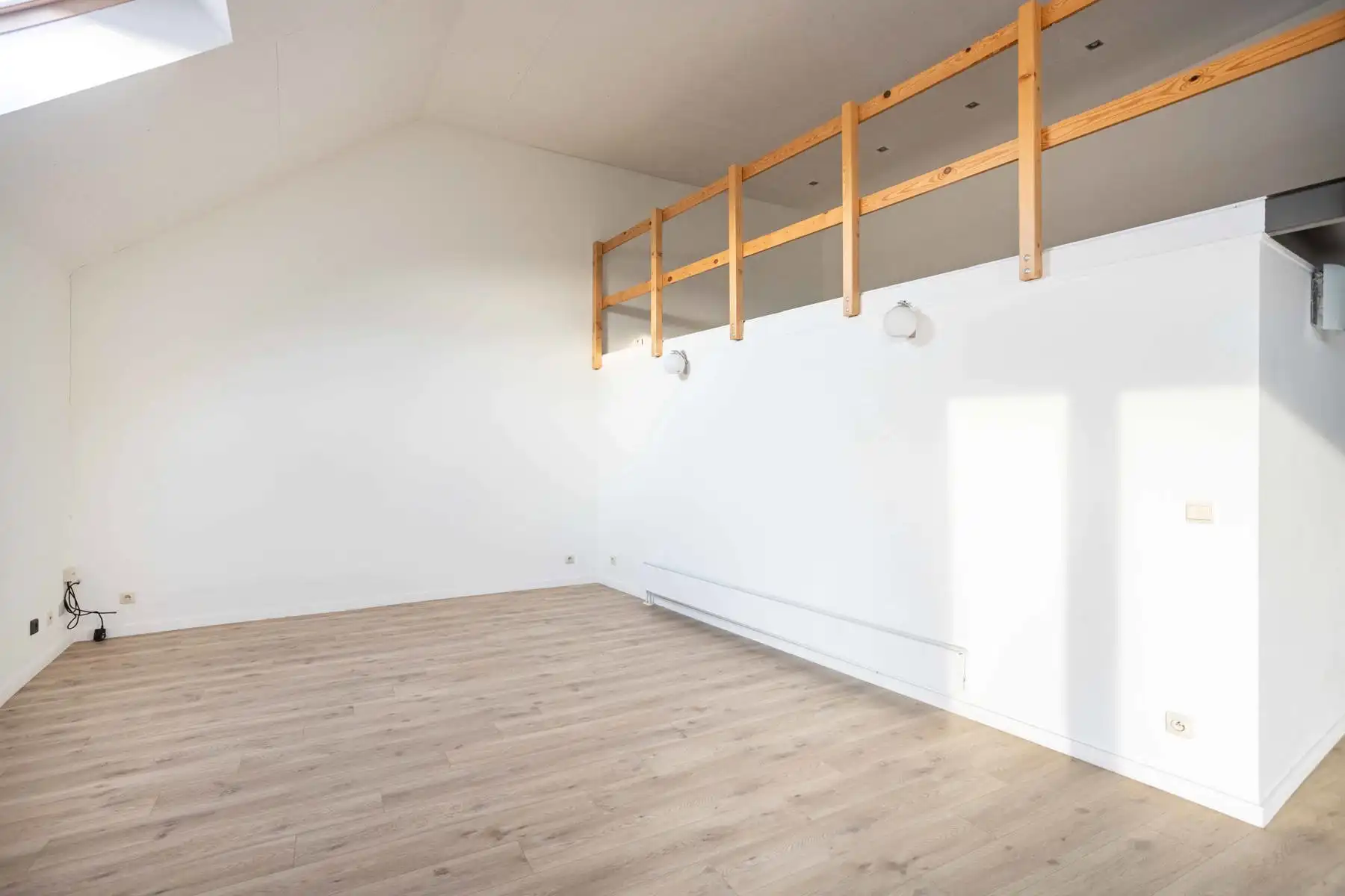 Te koop: ruim dakappartement met terras en private parking foto 4