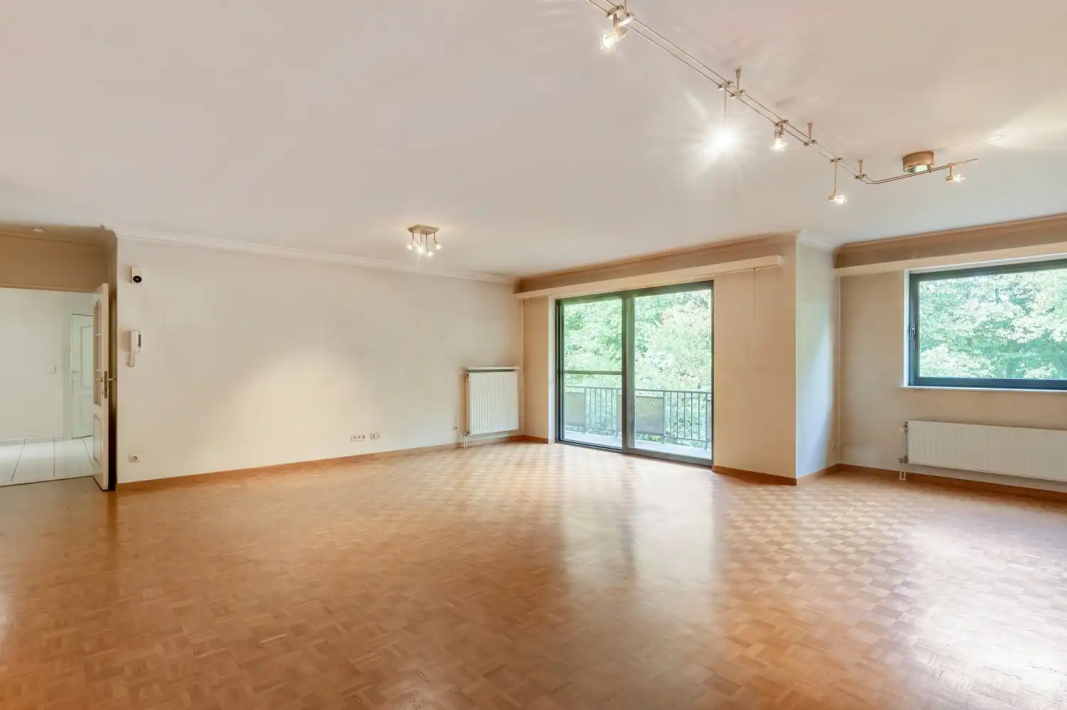 Ruim en lichtrijk appartement (ca. 145 m²) met uitzicht op de stadsvesten van Lier. foto 13