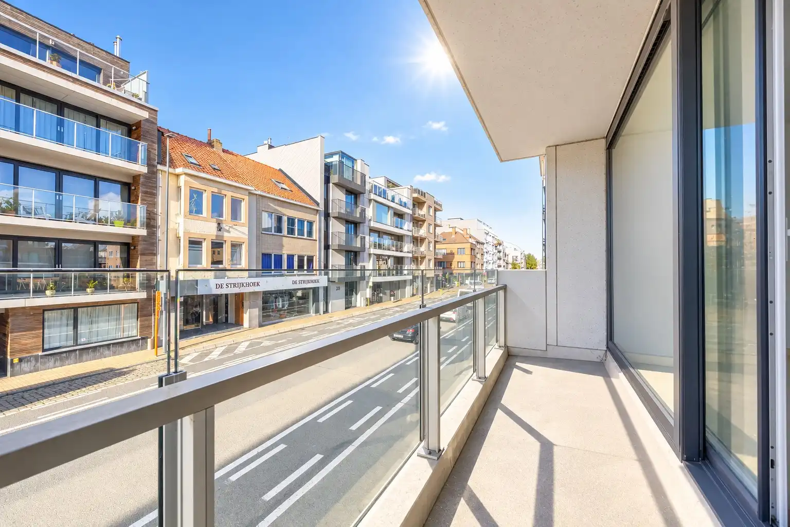 Instapklaar appartement met 2 terrassen in het hartje van Mariakerke! foto 2