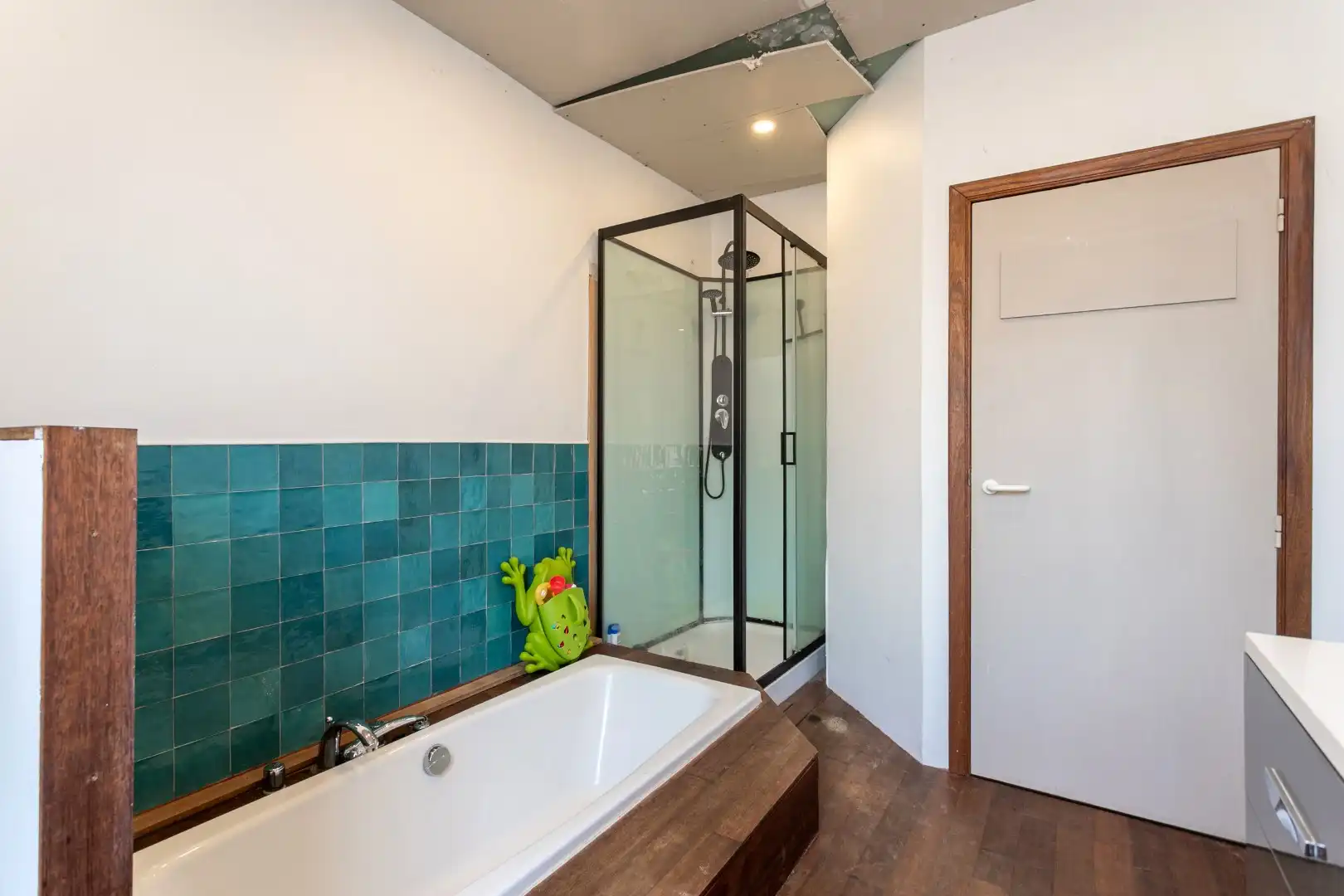 Instapklare woning met 4 slaapkamers en tuin te Huizingen foto 21