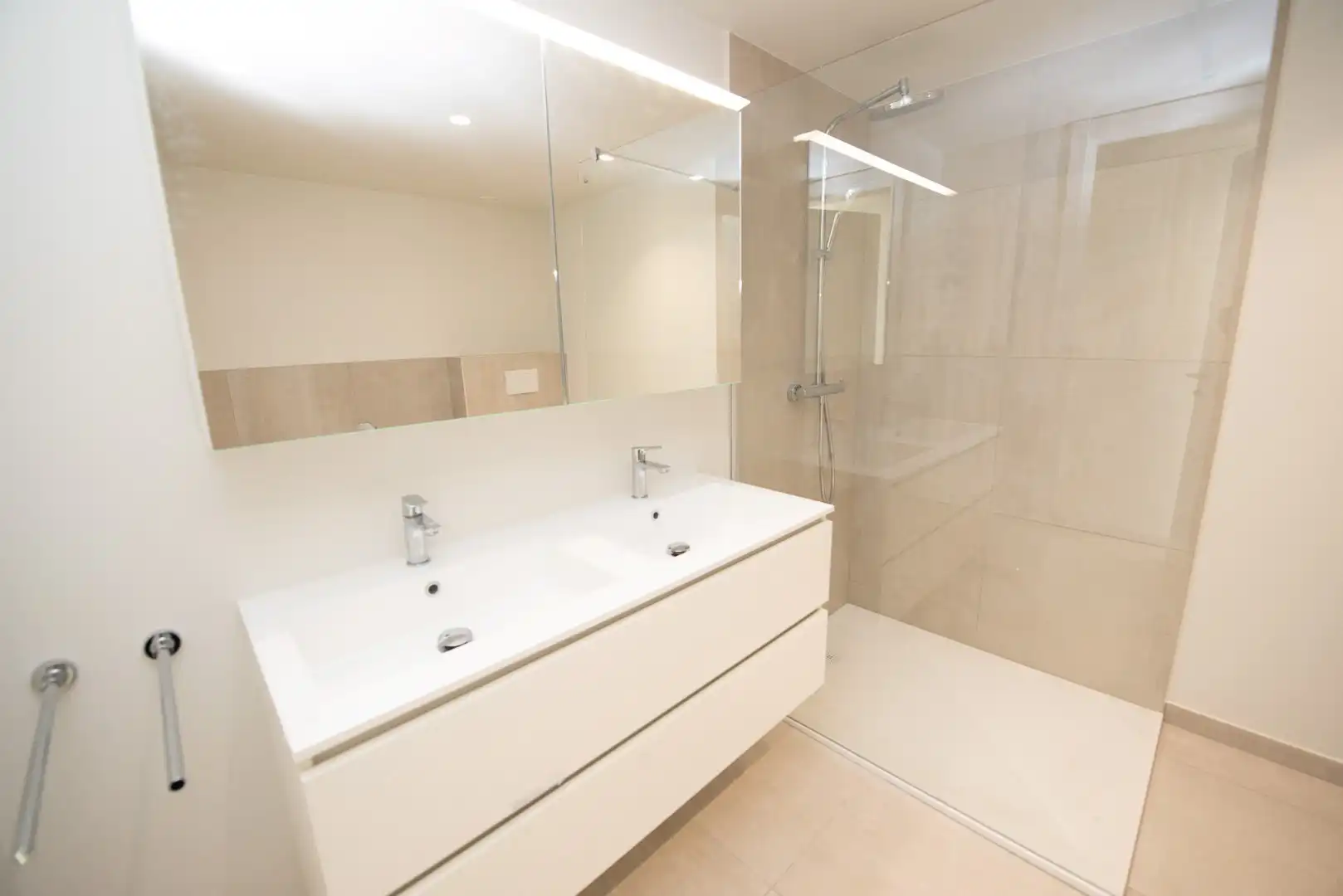Recent appartement op topligging  TE HUUR in centrum Waregem! foto 20