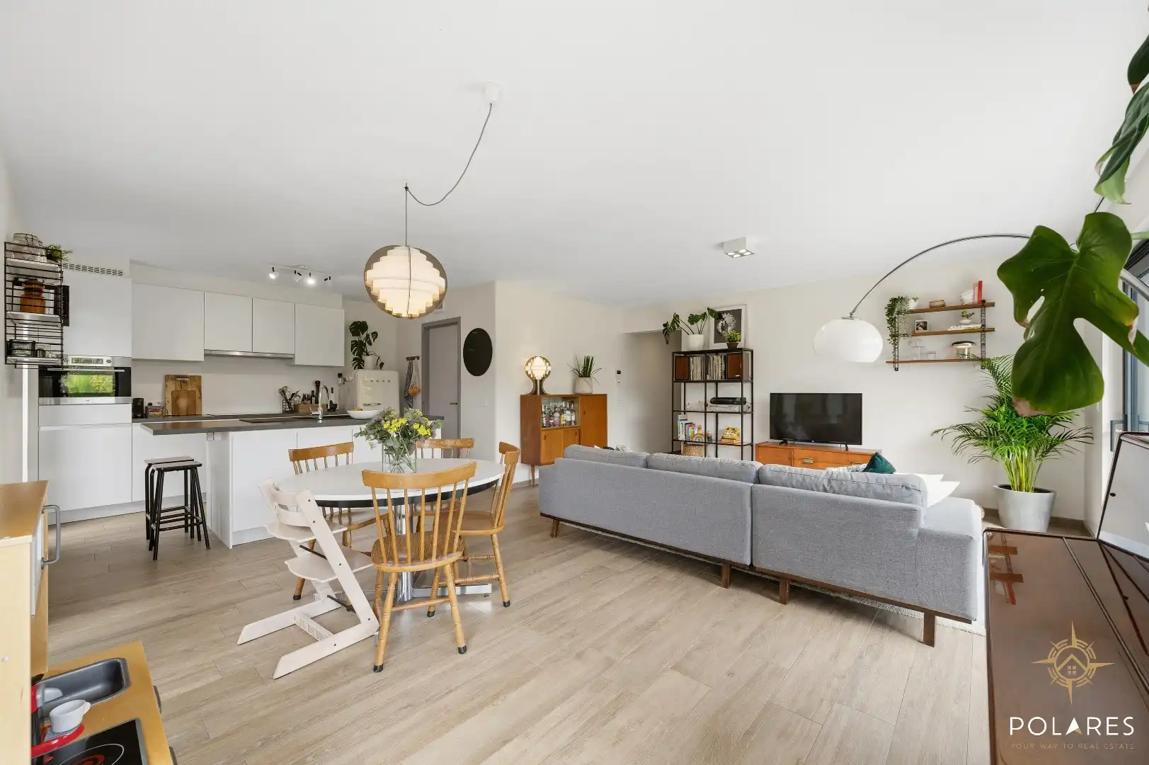 Instapklaar en energiezuining appartement met zonnige tuin en staanplaats foto 14