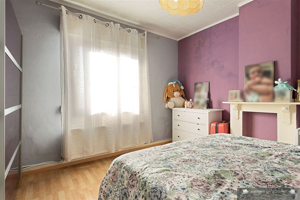 Zeer ruim huis met hoge plafonds, tuin en vier slaapkamers foto 22